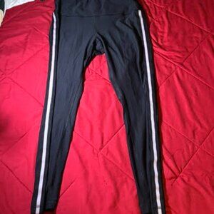 🖤 Black & White High-Waisted Workout Leggings — Sleek, Tight, Snatched Fit 🖤